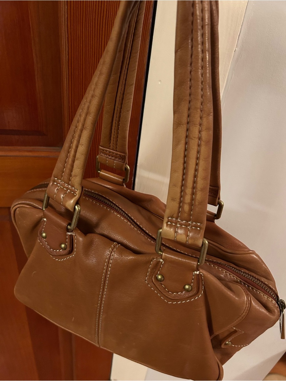 Marc Jacobs Cognac Leather Shoulder Satchel with Brass Hardware - Picture 3 of 6